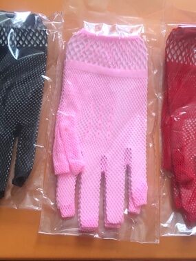 Stretchable Lace Gloves